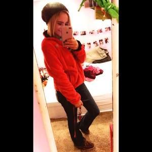 Meet your Posher, Annette